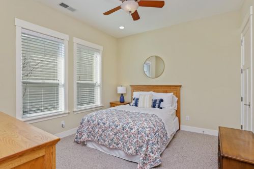 10817 Goldsborough Cir, Valley Home CA 95361-7649 exterior