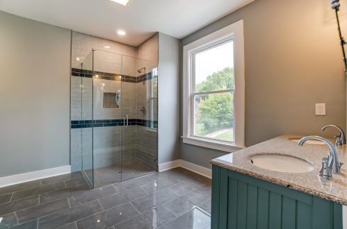 1822 Clarion Ave, Cincinnati OH  45207-1204 exterior