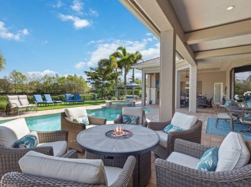 4252 Deephaven Ln, Naples FL  34119-8616 exterior