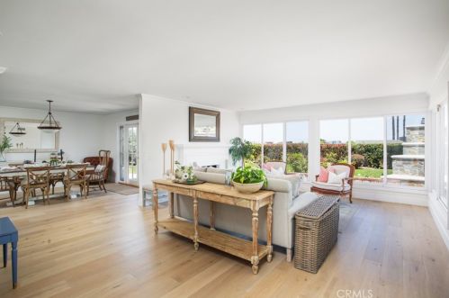 2936 Alta Vis Dr, Newport Beach CA  92660-3205 exterior