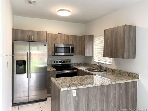 249 8th Ave, Dania Beach FL  33004-2734 exterior