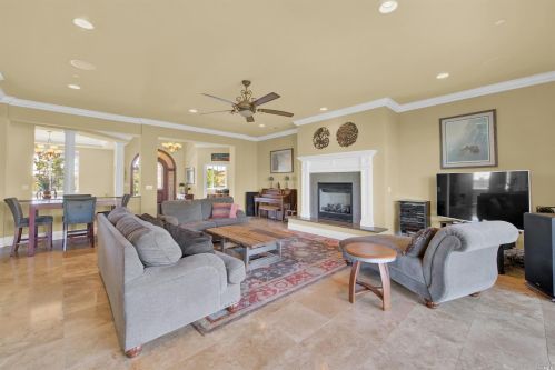 3959 Skyhawk Ln, Vacaville CA  95688-9516 exterior