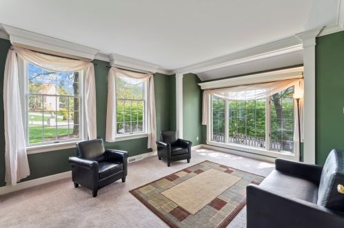 486 Hollydale Dr, Pittsburgh, PA 15241-1770