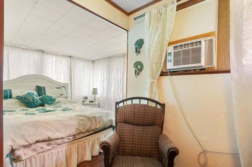 454 Chestnut St, Nelsonville OH  45764-1427 exterior