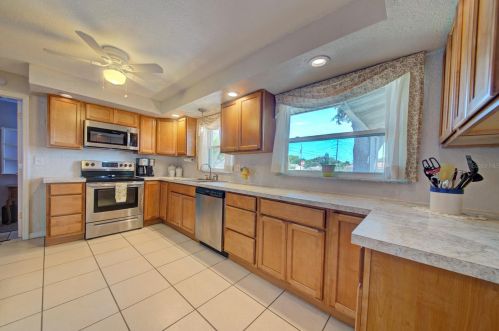 5506 Baroque Dr, Tarpon Springs, FL 34690-6409
