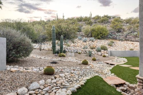 2116 Buck Rdg Pl, Tucson AZ exterior