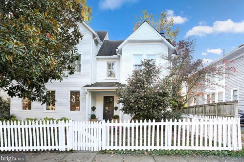 5140 Sherier Pl, Washington, DC 20016-3322