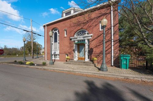 108 Main St, Glenford OH  43739-2500 exterior
