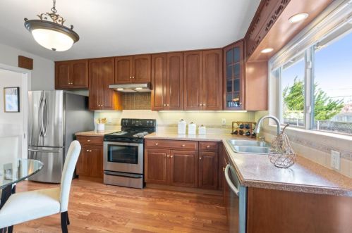 2490 Lexington Way, San Bruno CA  94066-2815 exterior