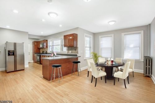 44 Oak St, East Orange NJ  07018-2822 exterior