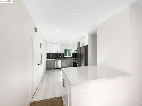 1451 Crestwood Dr, San Bruno CA  94066-1907 exterior