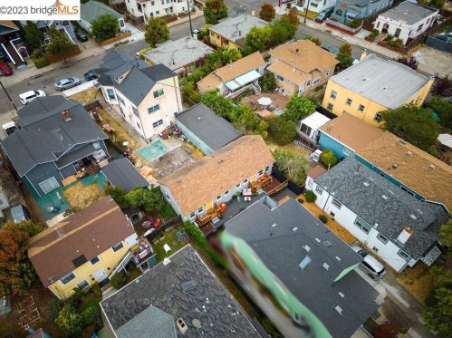 1058 56th St, Oakland CA 94608-2745 exterior