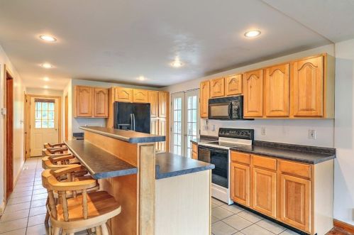 44 Rosemont Ave, Cumberland RI  02864-7519 exterior