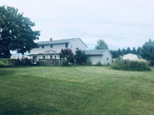 2885 Canyon Dr, Jackson, WI 53037-9657