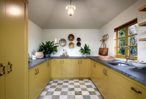 808 San Ysidro Ln, Santa Barbara CA  93108-1325 exterior