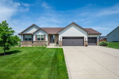 7403 Longboat Dr, Camp Dodge, IA 50131-6603