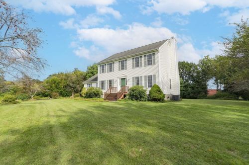 88 Wennington Dr, Poughkeepsie NY  12603-3843 exterior