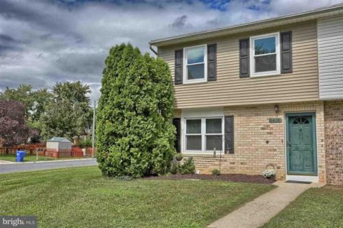 1410 Pheasant Dr, Carlisle, PA 17013-1259