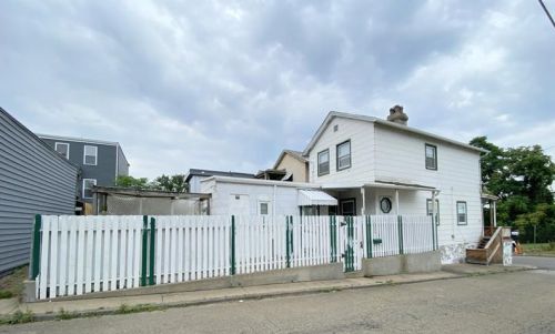 3208 Downing St, Pittsburgh, PA 15219-3777