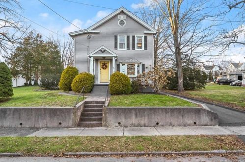 187 Elm St, Wallingford, CT 06492-3229