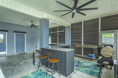 601 Riverview Dr, Carrabelle FL  32322-5054 exterior