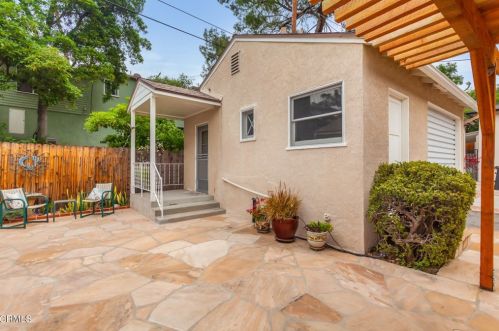 1873 Los Encinos Ave, Glendale CA  91208-2221 exterior