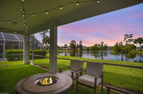 7579 Berkshire Pines Dr, Naples FL  34104-9445 exterior