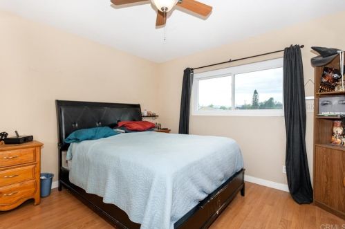 215 Candice Pl, Vista CA  92083-1944 exterior