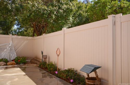 19966 Avenue Of The Oaks, Santa Clarita CA  91321-1387 exterior