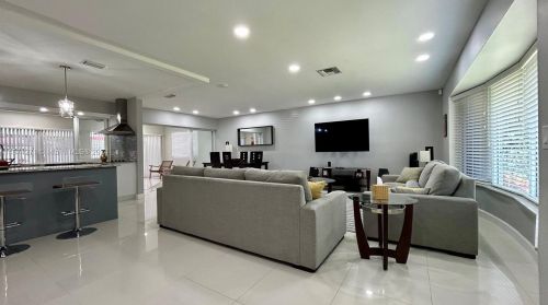 1810 52nd Ave, Hollywood, FL 33021-3912