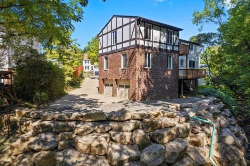 105 Lingay Ct, Glenshaw PA  15116-1035 exterior