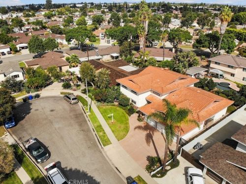 8411 Ives St, Paramount CA 90723-4441 exterior