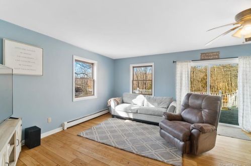 261 Whistle Town Rd, East Lyme CT  06333-1031 exterior