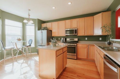 510 Ezzard Charles Dr, Cincinnati, OH 45214-2731