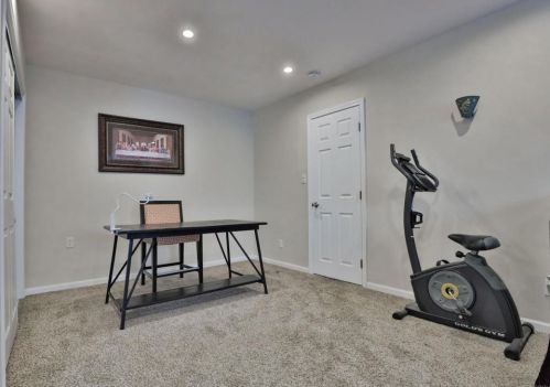 6832 Airoso Ave, San Diego CA  92120-5323 exterior