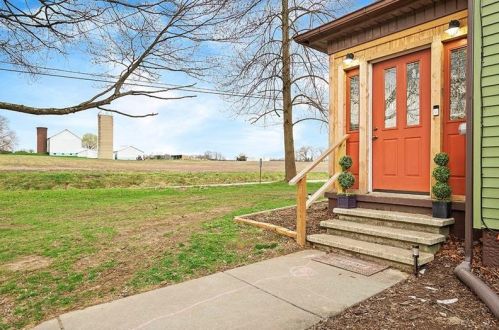 3467 State Rd, New Castle, PA 16105-6347