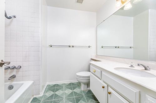 34 Christamon, Irvine CA 92620-1829 exterior