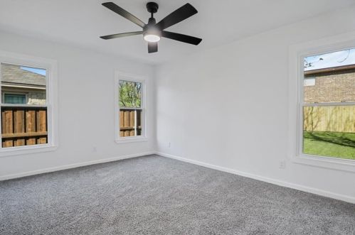 2521 Amelia St, Dallas TX  75235-8222 exterior