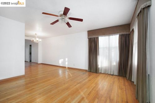 128 Alvarado Ave, West Pittsburg, CA 94565-4817