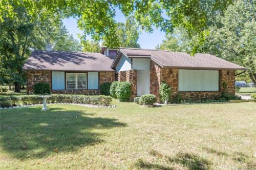 15038 Winding Creek Dr, Collinsville, OK 74021-5645