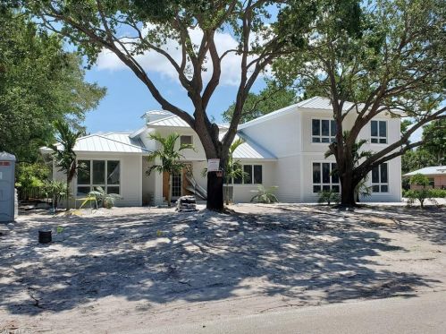 1550 Nautilus Rd, Naples, FL 34102-5154