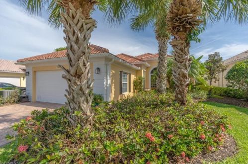 7943 Valentina Ct, Naples, FL 34114-2690