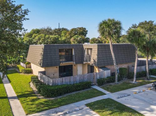 1005 10th Way, West Palm Beach, FL 33407-6677