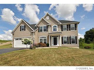106 Woodgreen Dr, Pittsford, NY 14534-9450