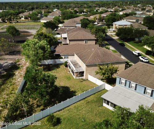 132 Morgan Cir, Sebastian, FL 32958-6484