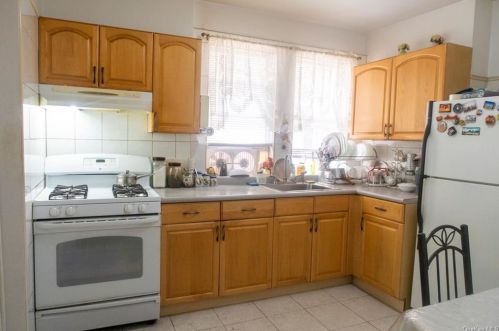 1847 Barnes Ave, Bronx NY  10462-3607 exterior