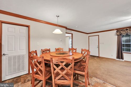 910 Dogwood St, Smithville PA  17560-9692 exterior