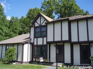 82 Sunny Brook Cir, Highland, NY 12528-1323