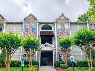 101 Shorelake Dr, Greensboro NC  27455-2487 exterior