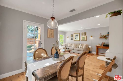 15027 Hartland St, Van Nuys CA  91405-3714 exterior